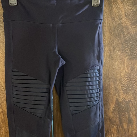 ALO Moto legging💙 - Picture 5 of 5